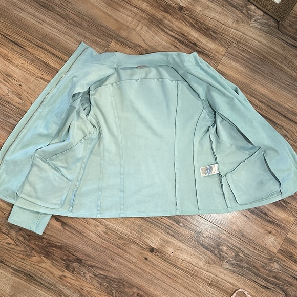 CHICO’s mint faux suede jacket. Pristine condition. Gorgeous layer - Picture 6 of 8